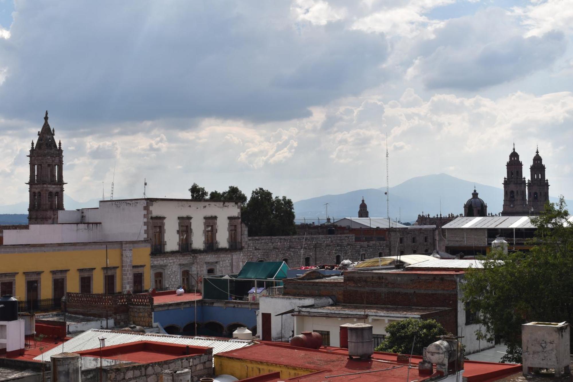 El Suburbio - Serapio Rendon Morelia Exterior photo
